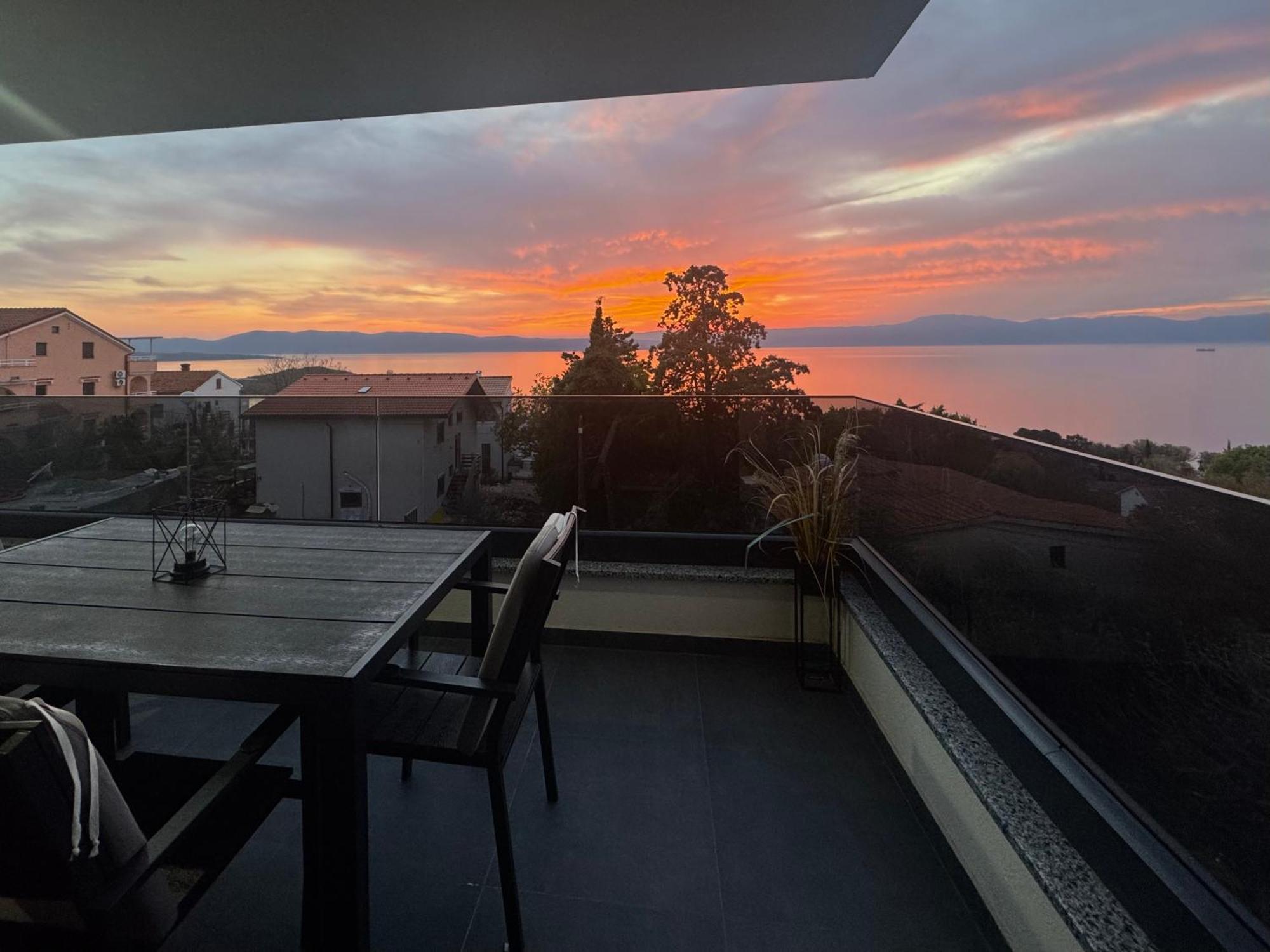 Golden Sunset 3 Apartment Njivice Luaran gambar